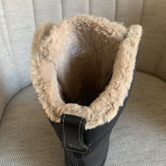 Brand New Winter Boots - Timberland - Women size 7 US - Picture 3 of 7